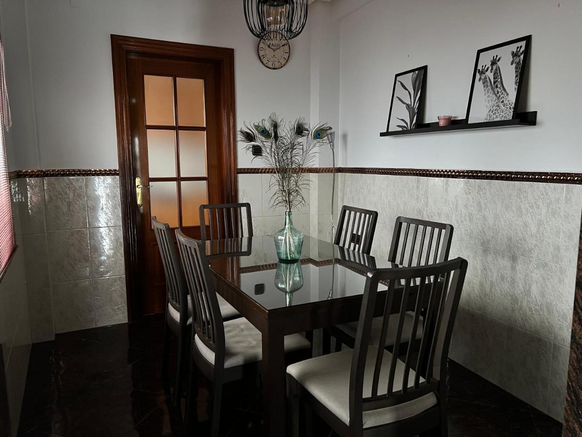 Las Parras House - Casa En Torredelcampo Buitenkant foto